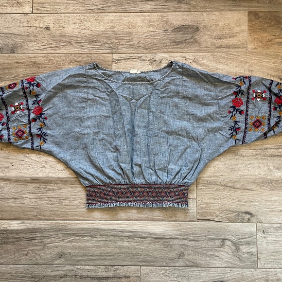 ❤️ GAP DENIM DOMAN EMBROIDERED SLEEVE TOP SIZE XS - Picture 3 of 7